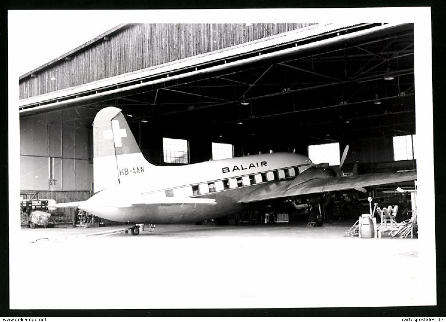 Fotografie Flugzeug Douglas DC-3, Passagierflugzeug Balair, Kennung HB-AAN  - Aviation