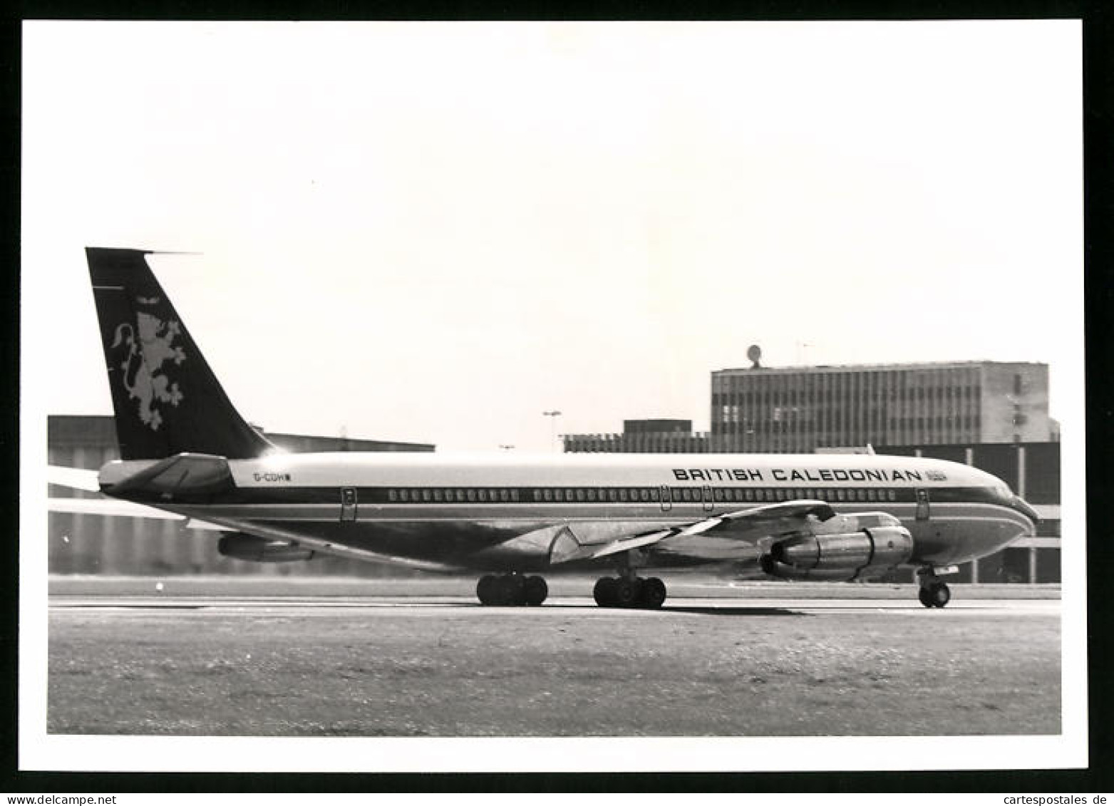 Fotografie Flugzeug Boeing 707, Passagierflugzeug British Caledonian, Kennung G-COHW  - Luftfahrt
