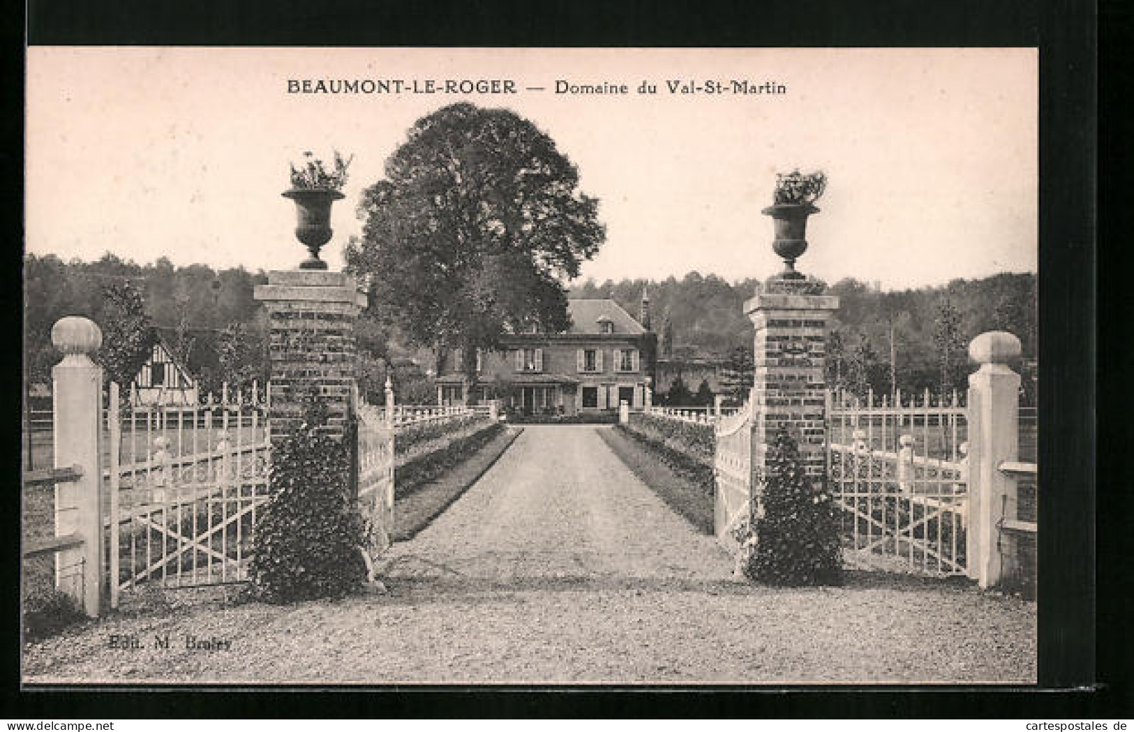 CPA Beaumont-le-Roger, Domaine Du Val-St-Martin  - Beaumont-le-Roger