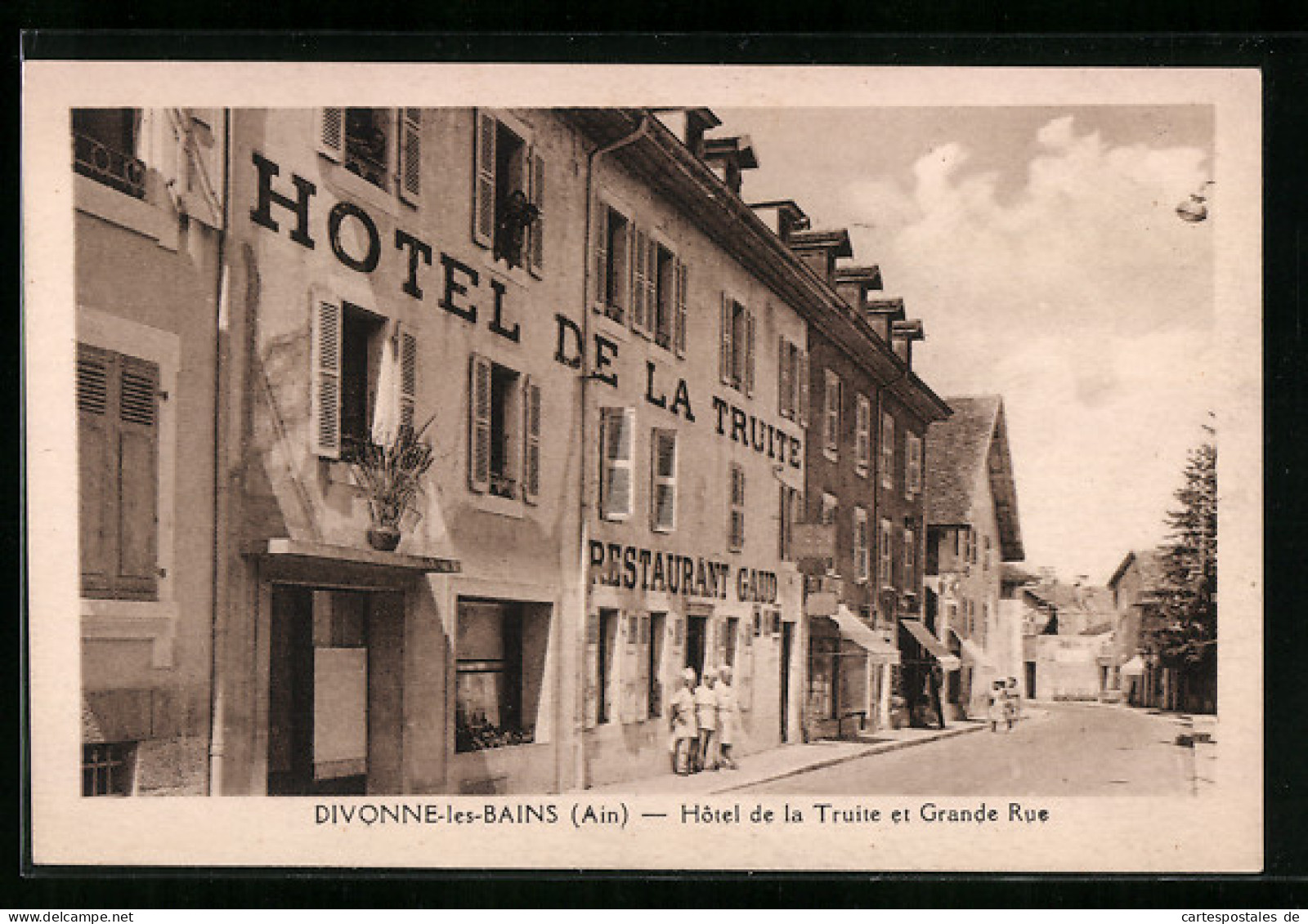 CPA Divonne-les-Bains, Hotel De La Truite Et Grande Rue  - Divonne Les Bains
