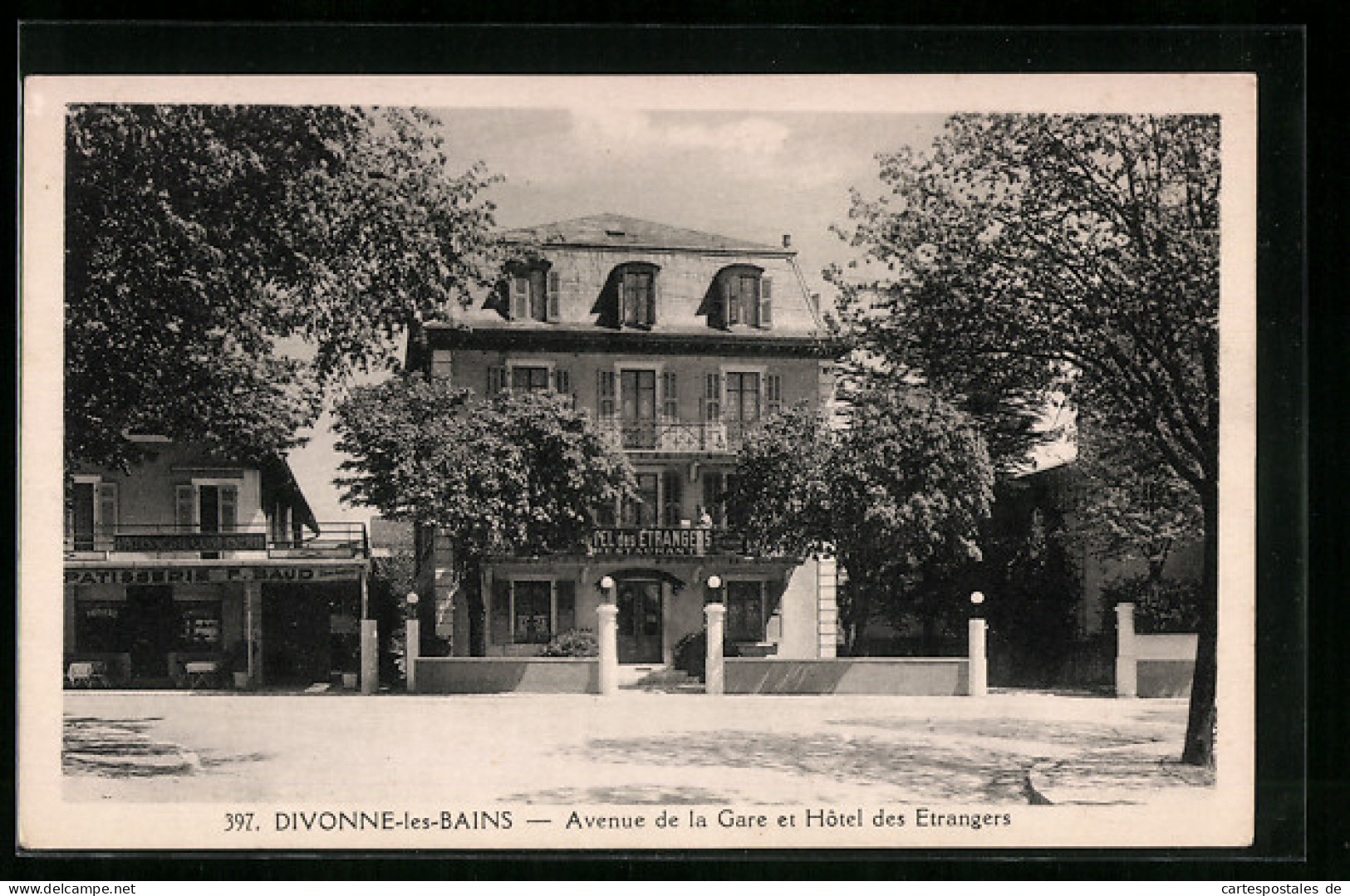 CPA Divonne-les-Bains, Avenue De La Gare Et Hotel Des Etrangers  - Divonne Les Bains