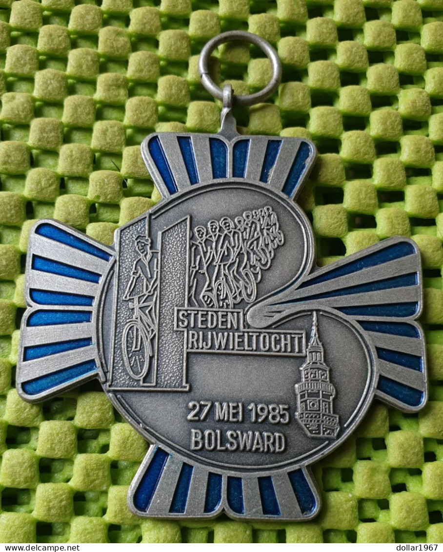 Medaile   :  Steden Rijwieltocht Bolsward 27 Mei 1985. -  Original Foto  !!  Medallion  Dutch - Autres & Non Classés
