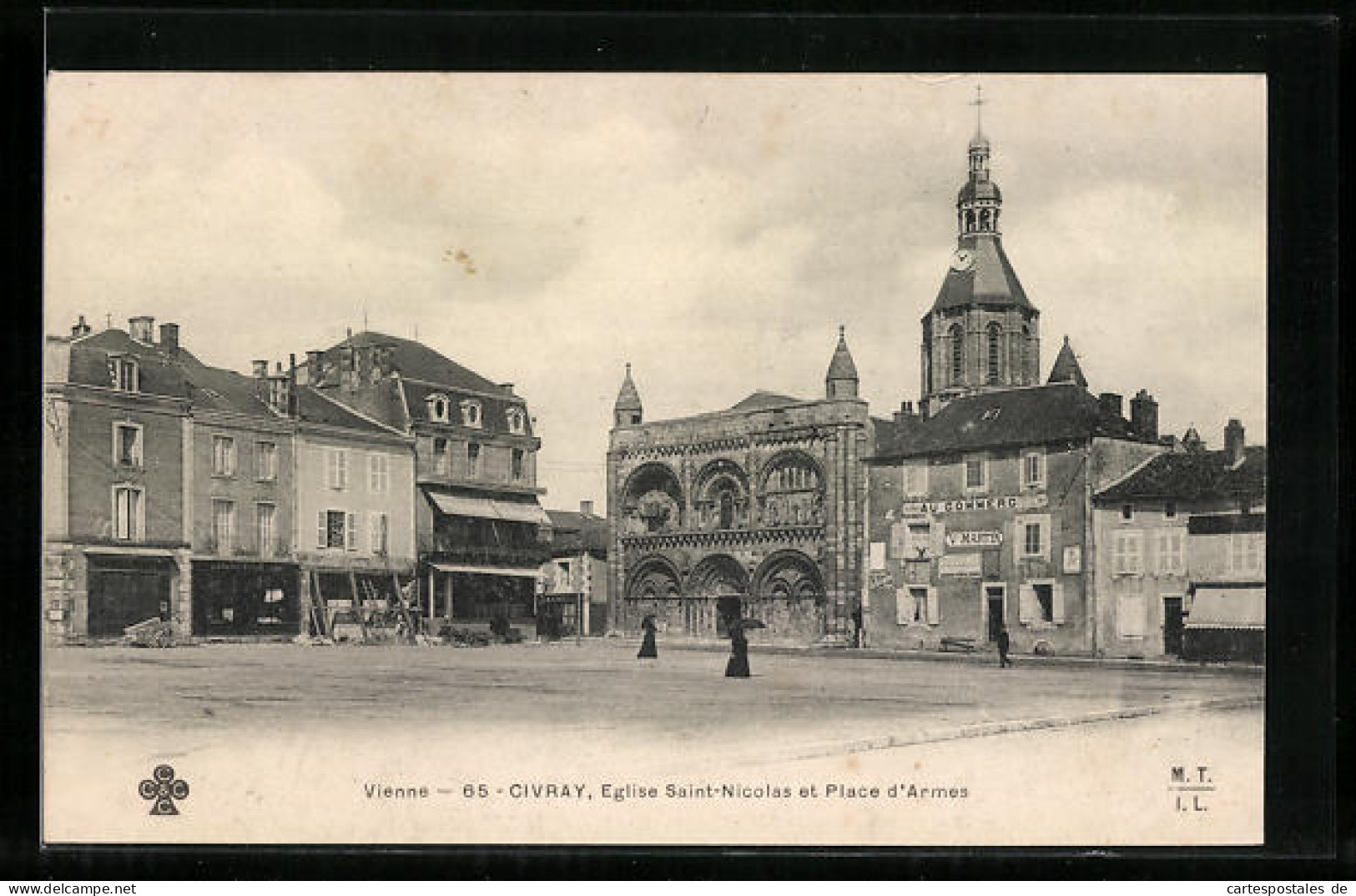 CPA Civray, Eglise Saint-Nicolas Et Place D`Armes  - Civray