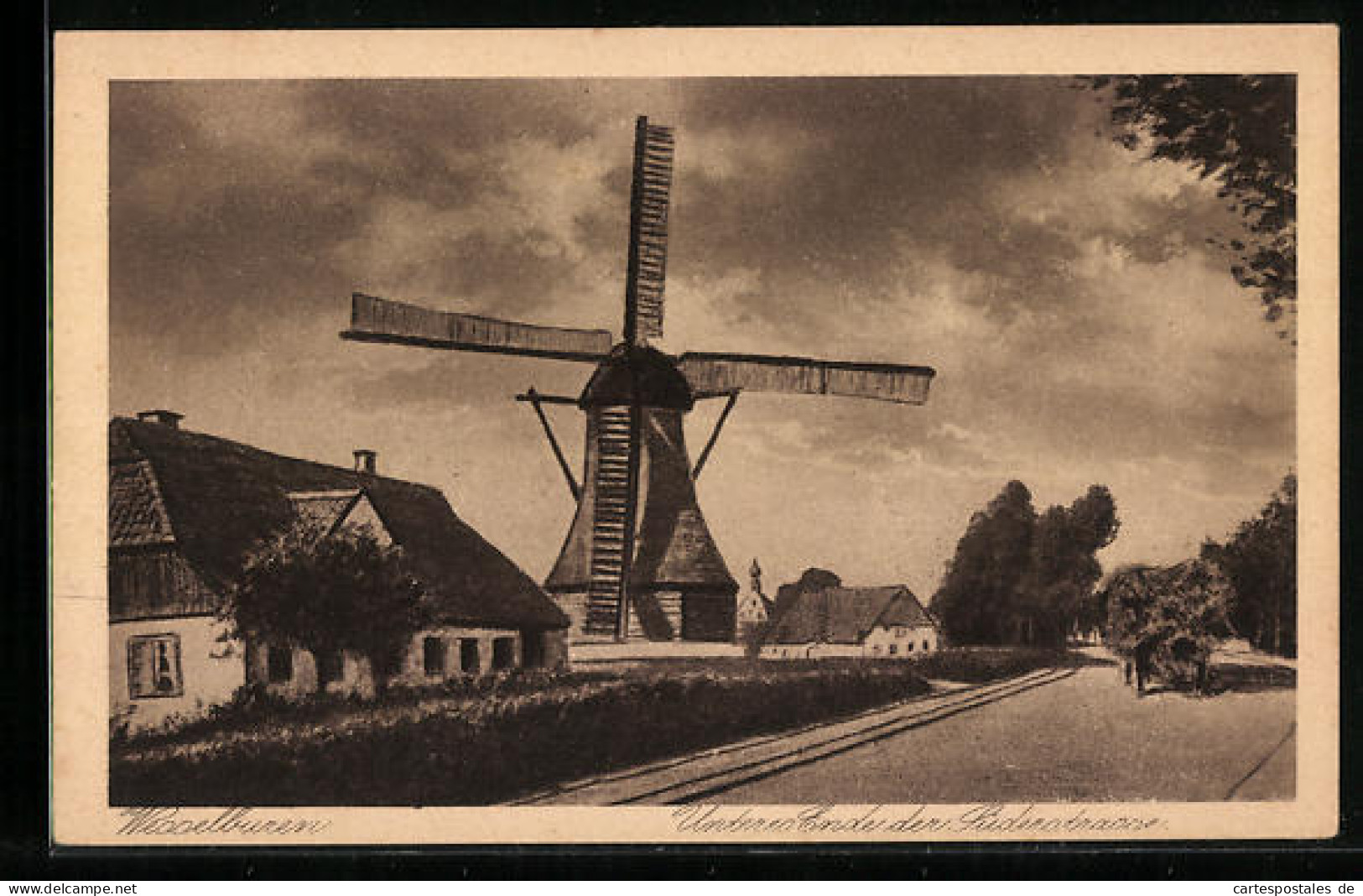AK Wesselburen, Unteres Ende Der Südenstrasse Mit Windmühle  - Windmühlen