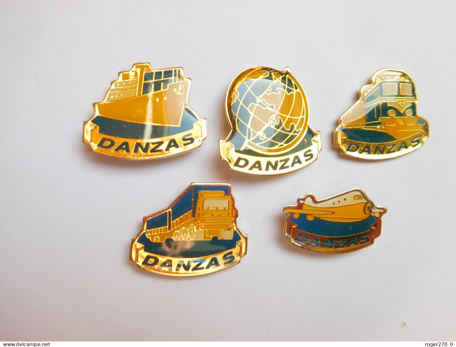 Série De 5 Pin's  , Transport Camion , Transports Danzas , Bateau , Avion , Train - Transportation