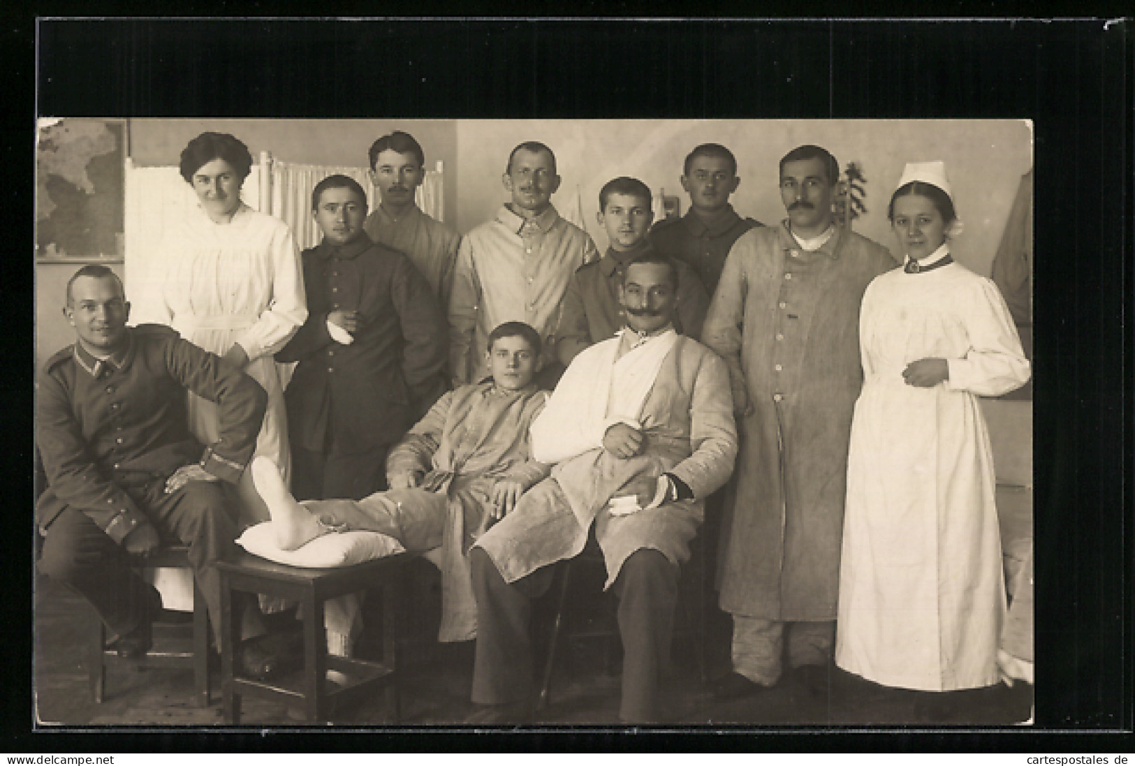 Foto-AK Patienten Und Schwestern Im Lazarett, Rotes Kreuz  - Croix-Rouge