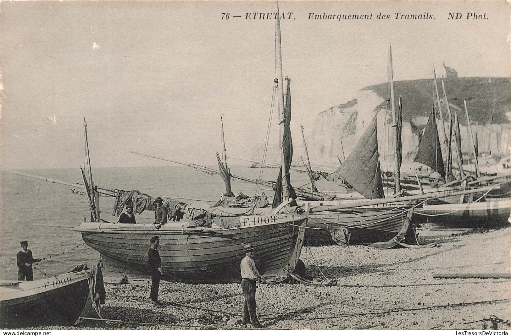 FRANCE - Etretat - Embarquement Des Tramails - Carte Postale Ancienne - Etretat