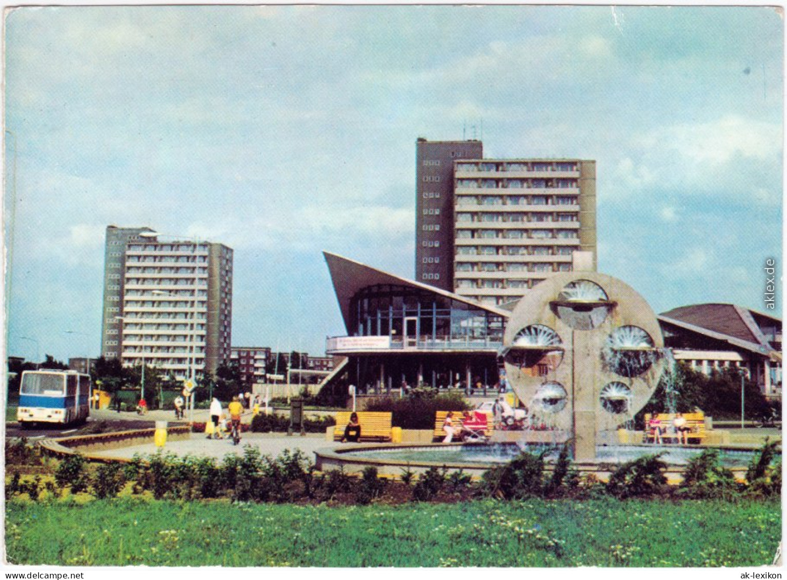 Südstadt Rostock An Der "Kosmos"-Gaststätte Mit Springbrunnen 1983 - Rostock