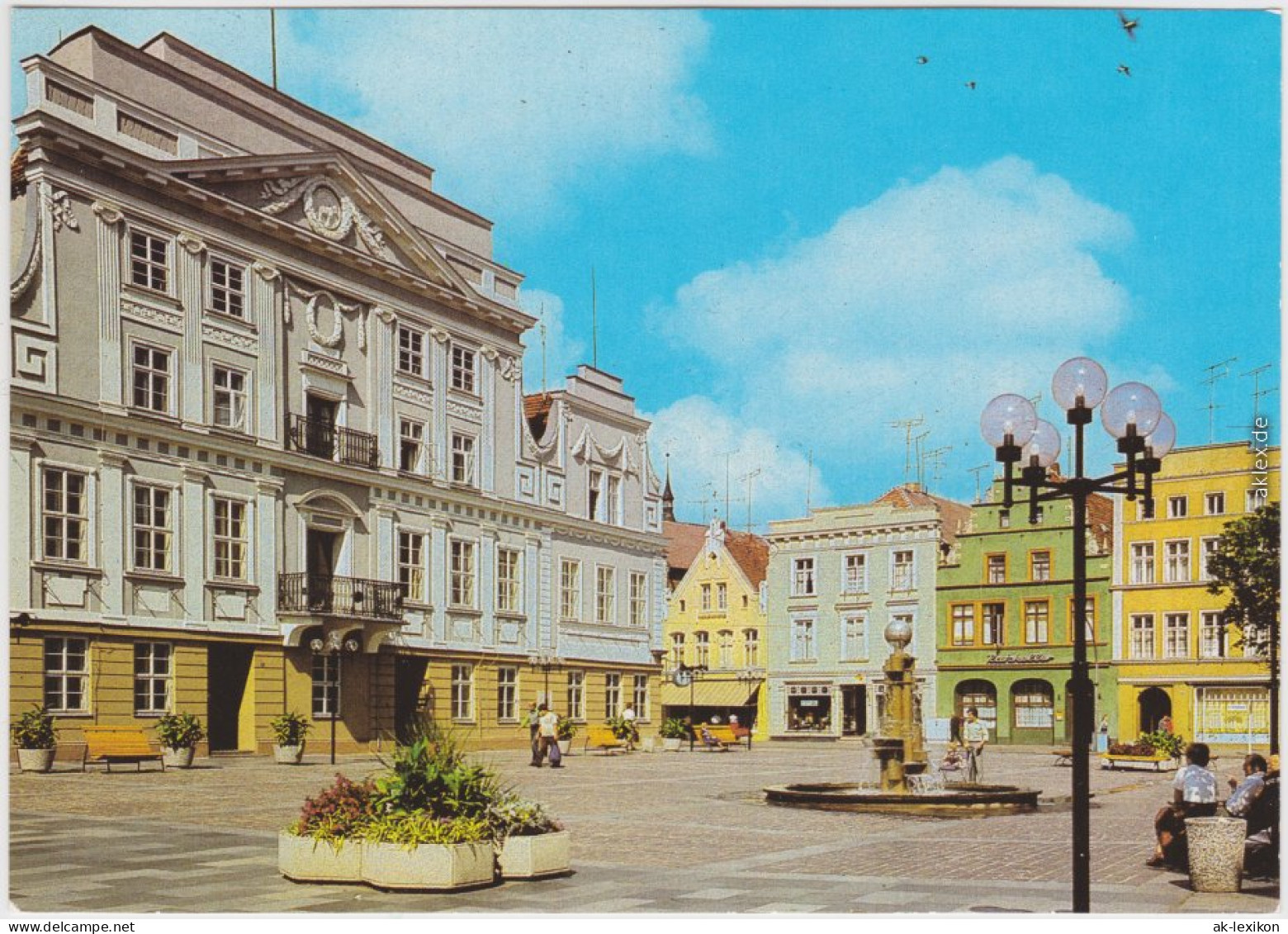 Güstrow Marktplatz An Einem Sommerlichen Tag Ansichtskarte 1985 - Guestrow