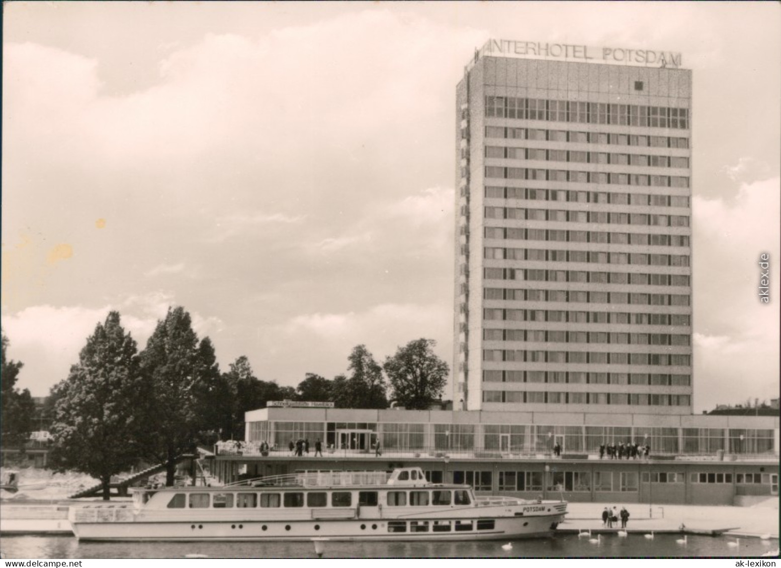 Potsdam Interhotel "Potsdam" Mit Dampfer "Potsdam" Im Vordergrund 1974 - Potsdam