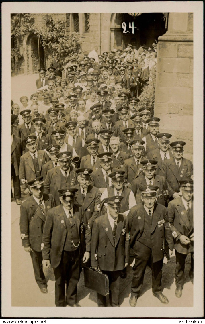 Ansichtskarte Eisenach Wartburg, Fotokarte Männer Mit Eisernen Kreuzen 1939 - Eisenach