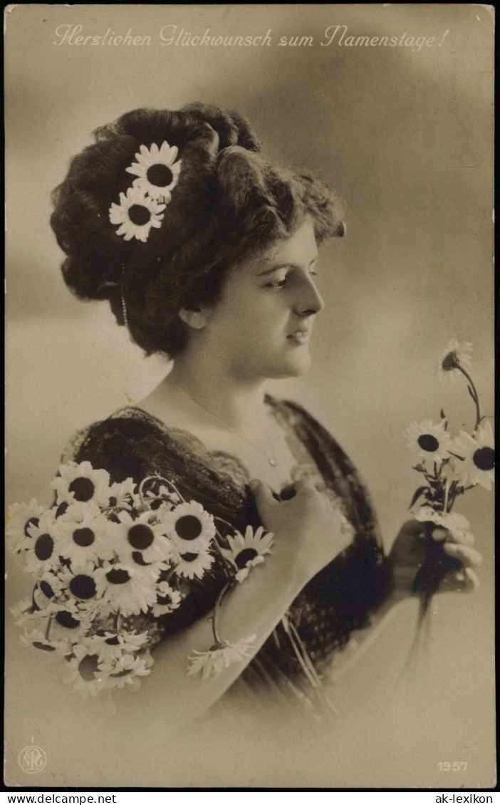 Frau Mit Blumen Haarschmuck Auf Namenstag Glückwünsch-Karte 1915 - Personaggi