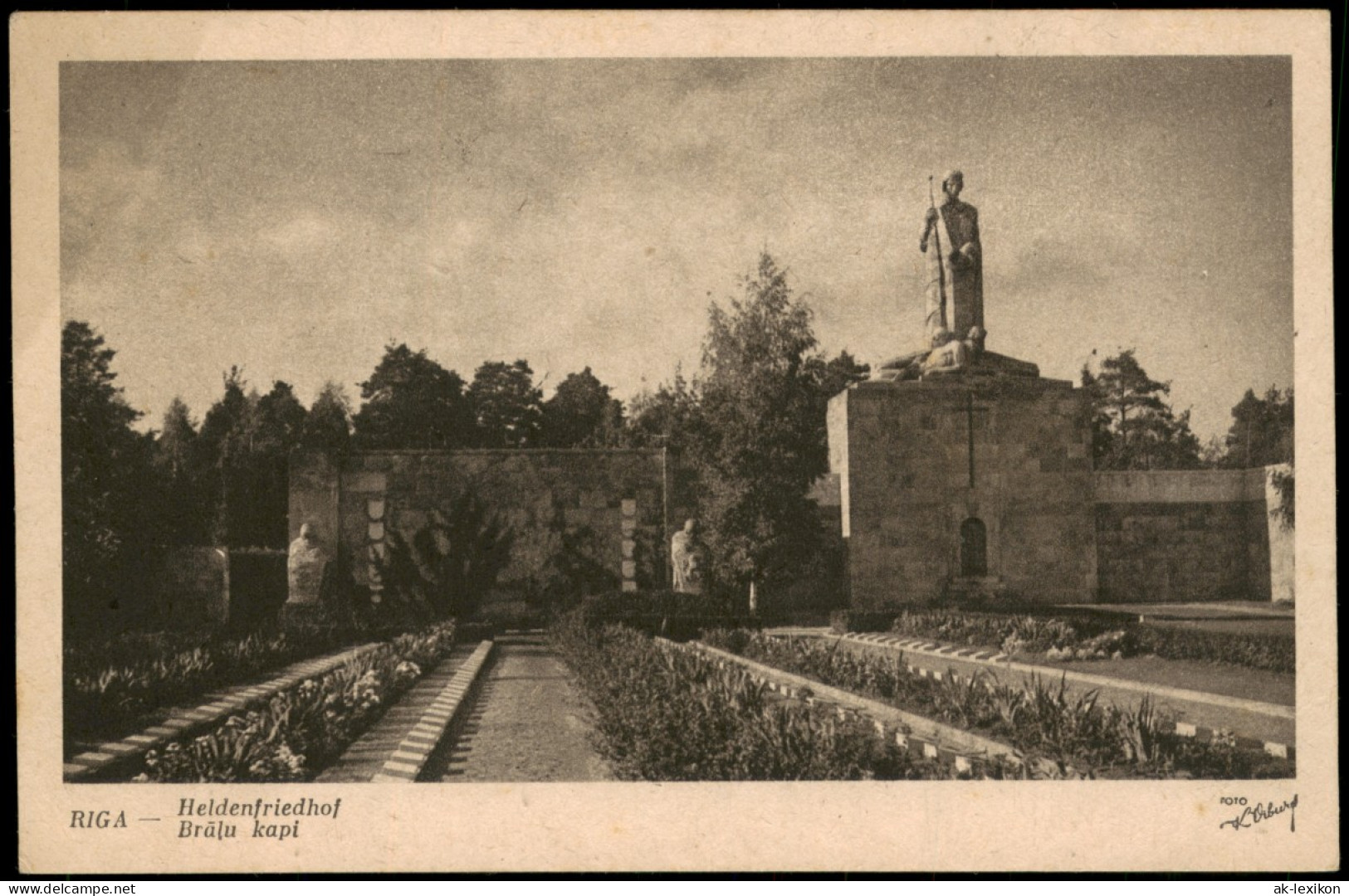 Postcard Riga Rīga Ри́га Heldenfriedhof Brāļu Kapi 1940 - Lettonia