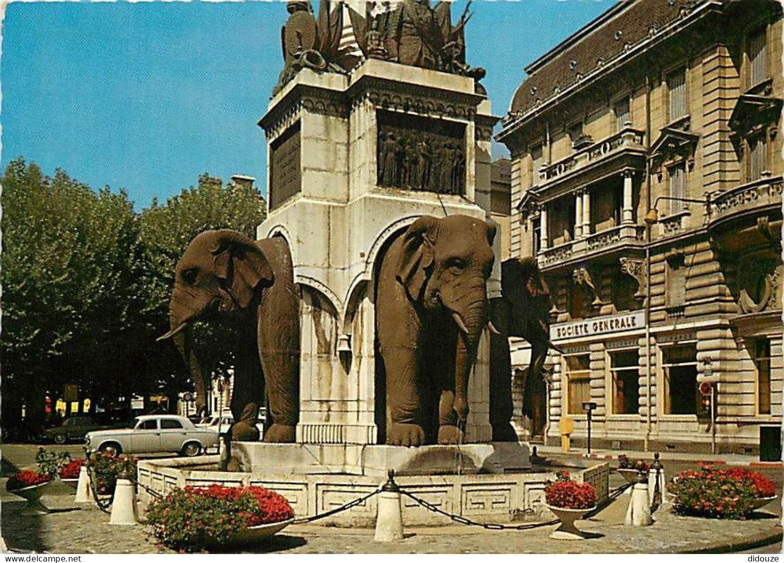 Automobiles - Chambéry - La Fontaine Des 4 Sans Q - CPM - Voir Scans Recto-Verso - Turismo