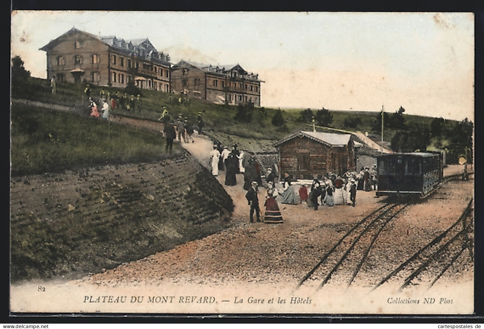 AK Plateau Du Mont Revard, La Gare Et Les Hotels, Bergbahn  - Autres & Non Classés