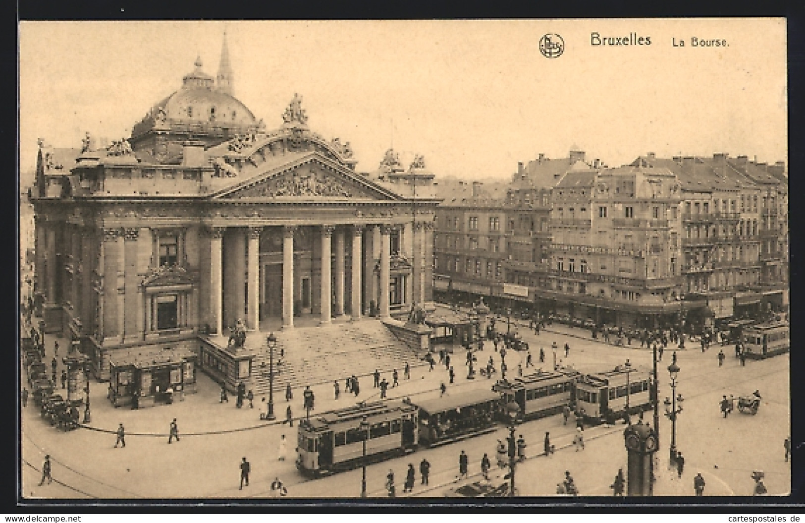 AK Brüssel / Bruxelles, La Bourse, Partie Mit Strassenbahn  - Strassenbahnen