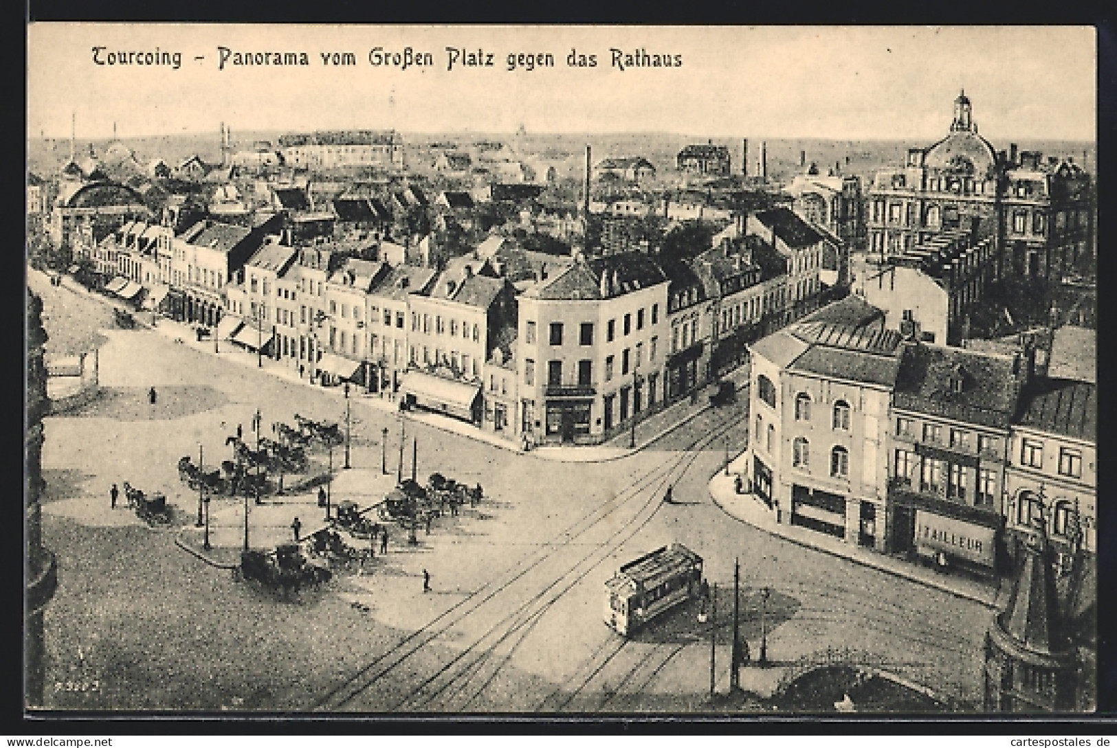 AK Tourcoing, Panorama Mit Strassenbahn Vom Grossen Platz Gegen Das Rathaus  - Tramways