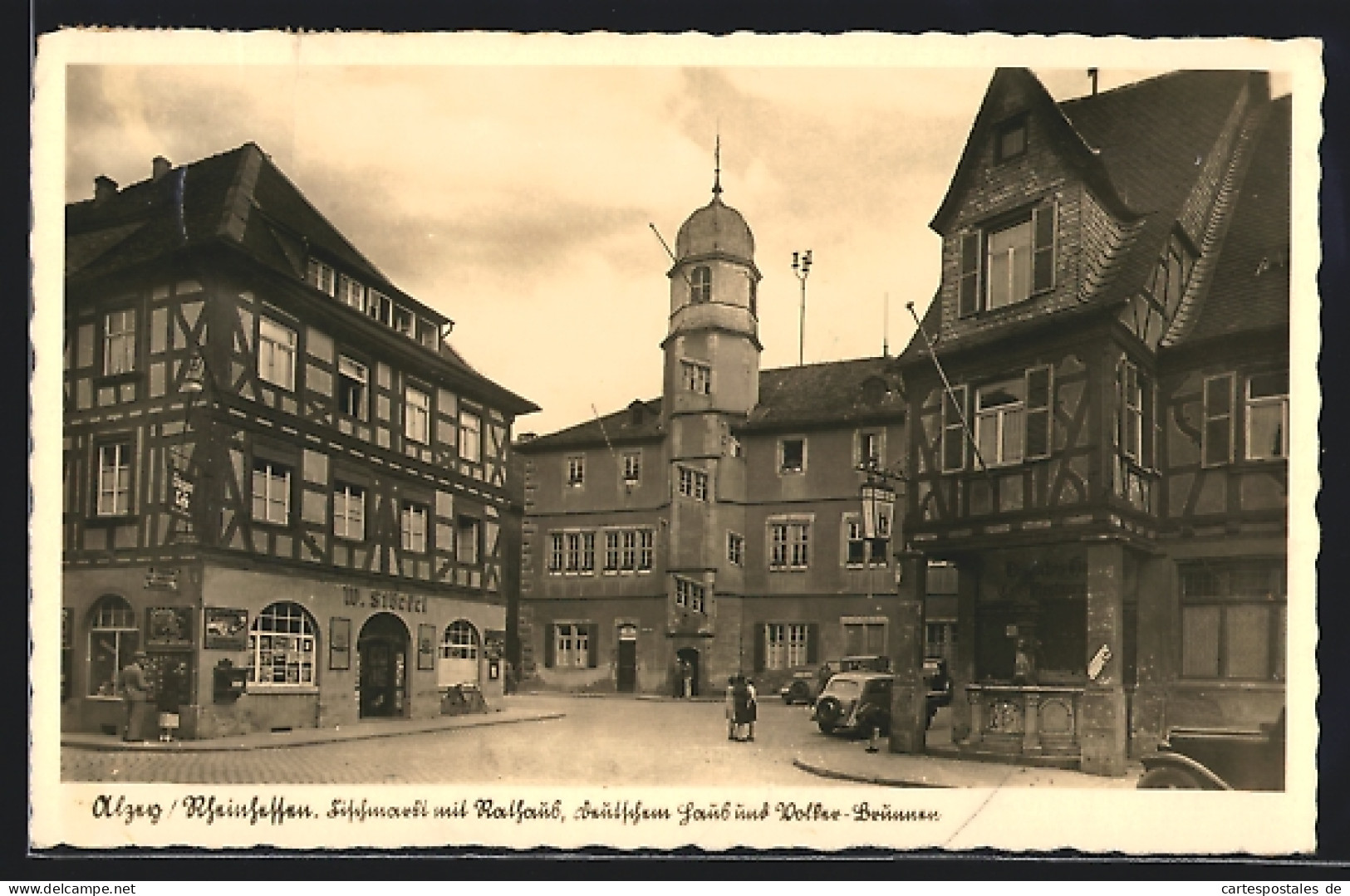 AK Alzey, Strasse Am Fischmarkt Mit Rathaus  - Alzey