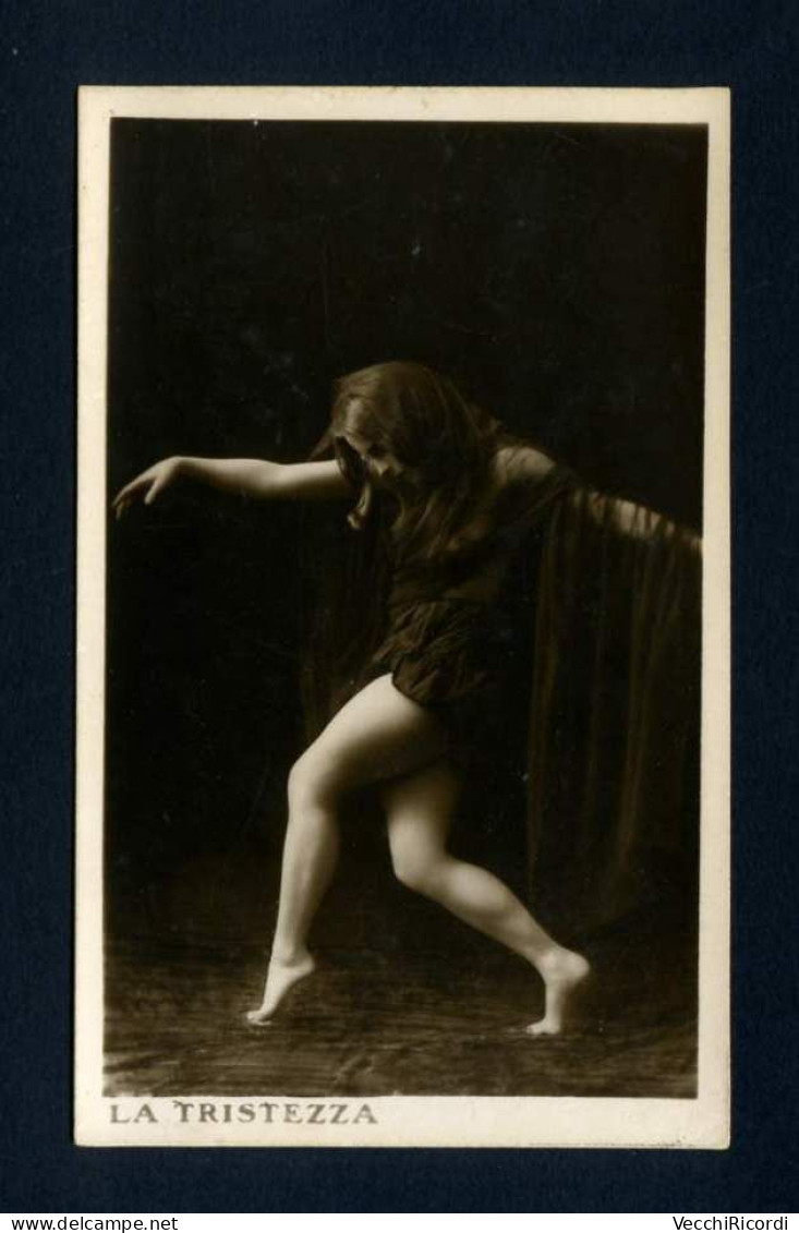 Sexy Girl 1920c Photo Postcard - Vrouwen