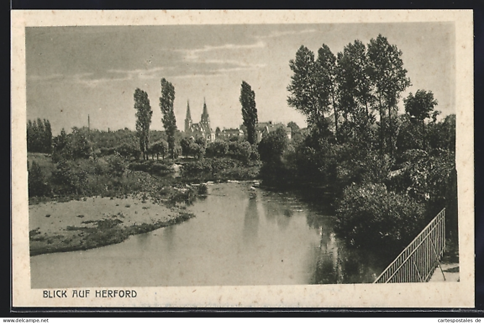 AK Herford, Uferpartie Mit Blick Auf Kirche  - Herford