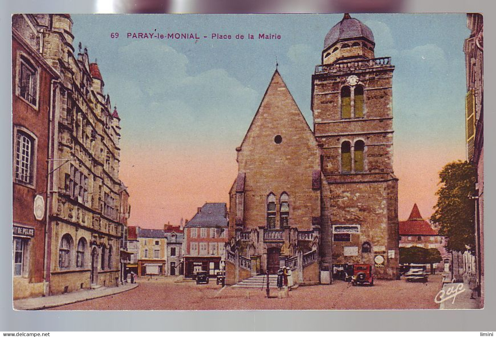 71 - PARAY-le-MONIAL - PLACE DE LA MAIRIE - COLORISÉE - AUTOMOBILE - - Paray Le Monial