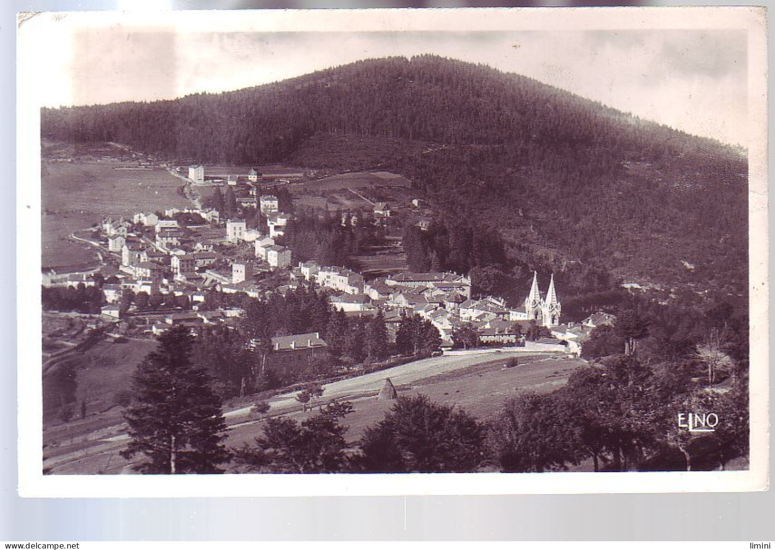 07 - LA LOUVESC - VUE GÉNÉRALE ET LE MONT CHAIX  - - La Louvesc