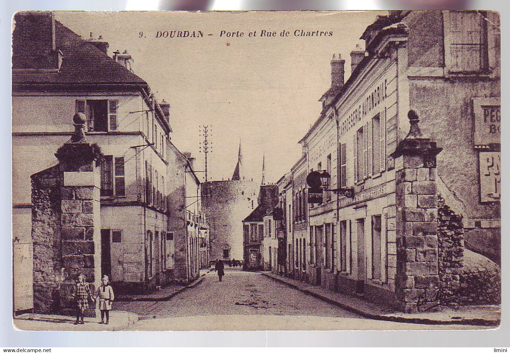 91 - DOURDAN - PORTE Et RUE De CHARTRES - ANIMÉE  - - Dourdan