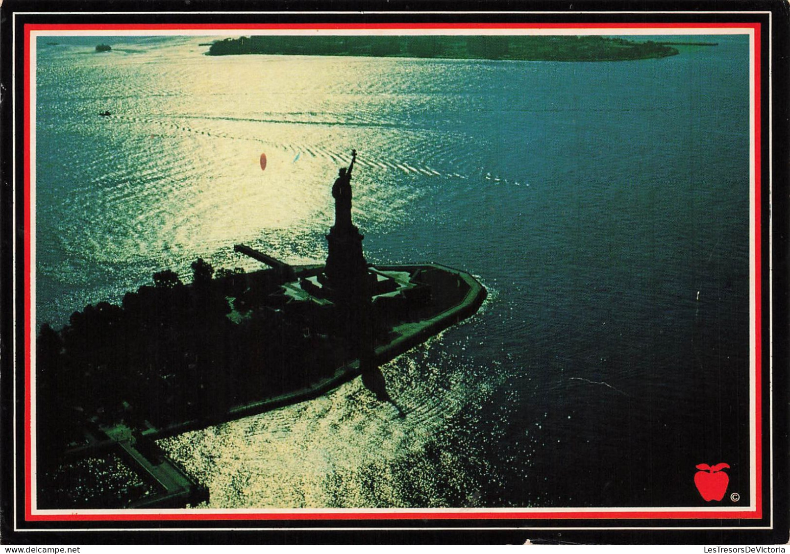 ETATS-UNIS - Statue Of Liberty - New York City - The 152 Foot Statue Is Constructed Of Hand Hammered - Carte Postale - Statua Della Libertà
