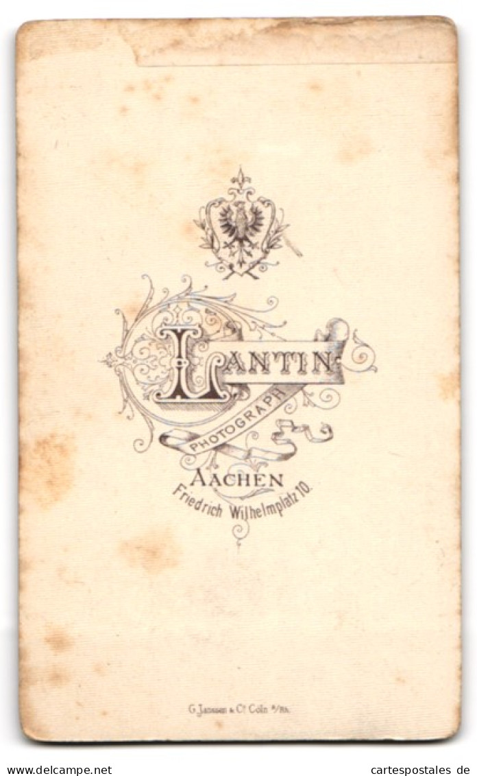 Fotografie Lantin, Aachen, Friedrich Wilhelm Platz 10, Ältere Dame Mit Schwarzem Kleid Und Haarschleife  - Anonymous Persons