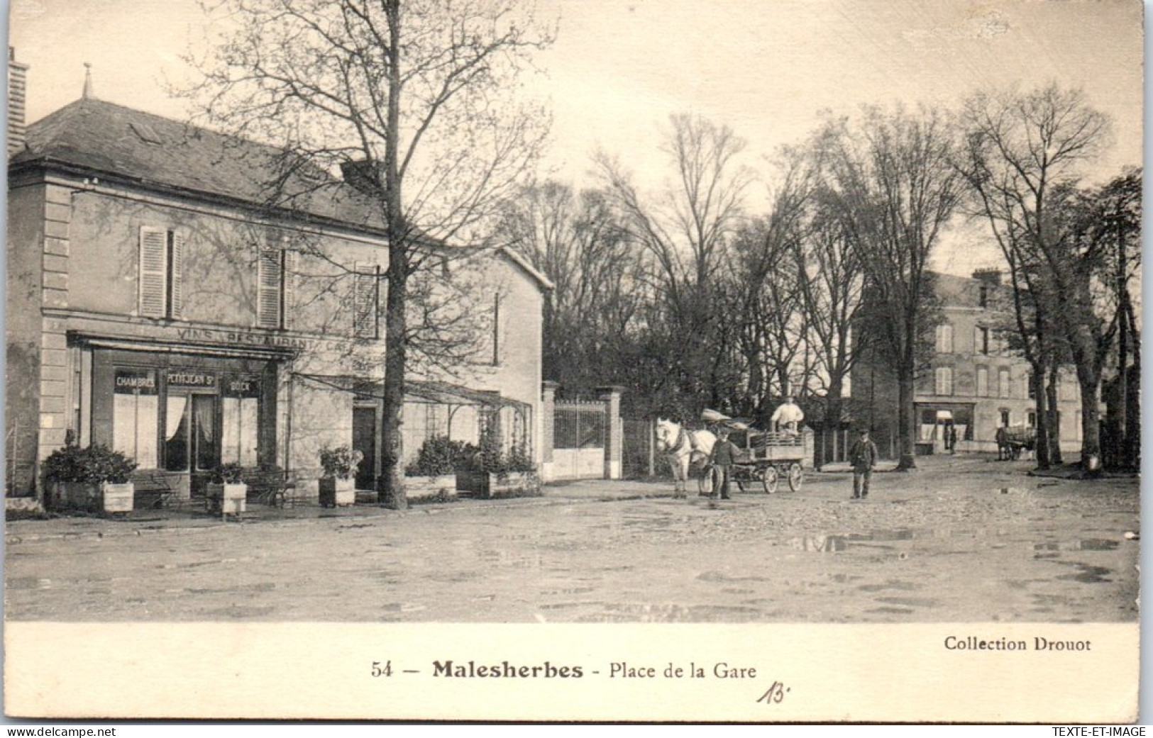 45 MALESHERBES - Place De La Gare. - Malesherbes