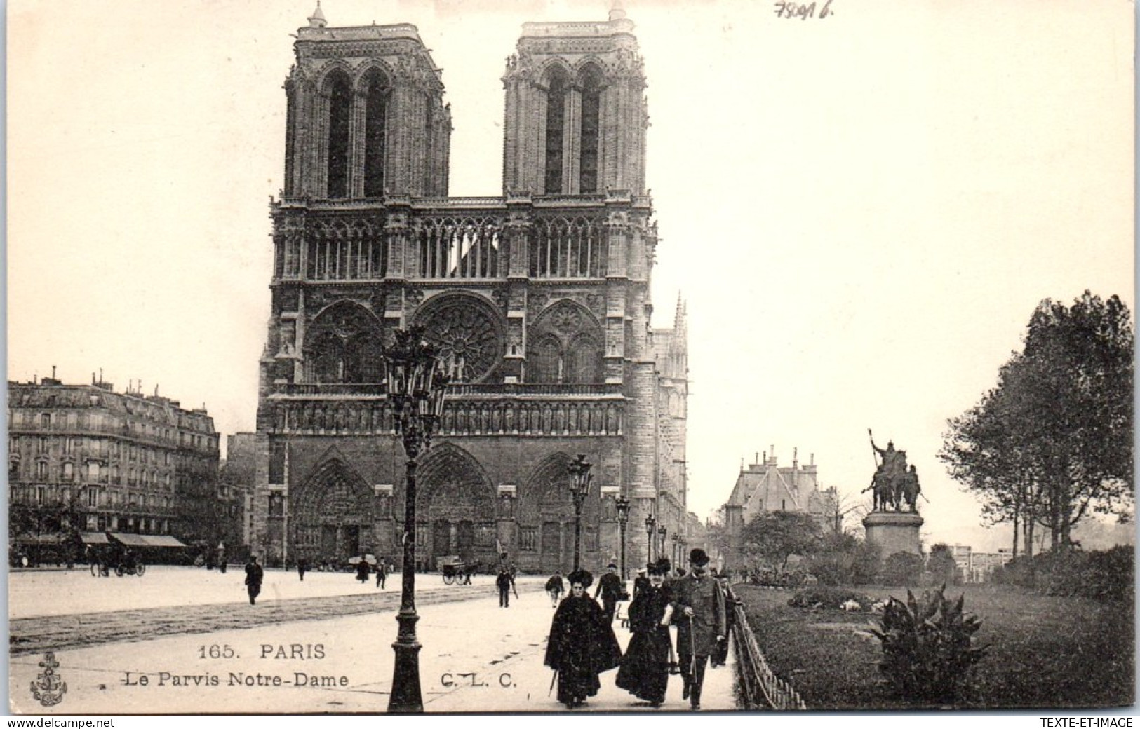 75001 PARIS - Le Parvis Notre Dame  - Arrondissement: 01