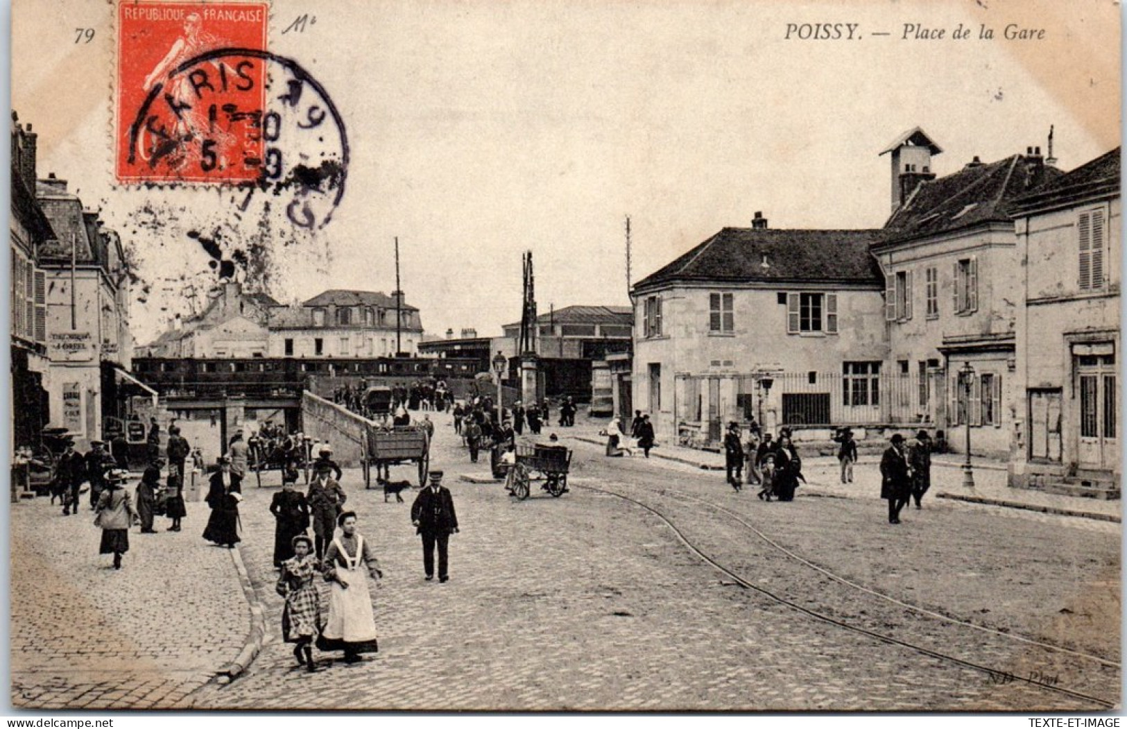 78 POISSY - La Place De La Gare. - Poissy