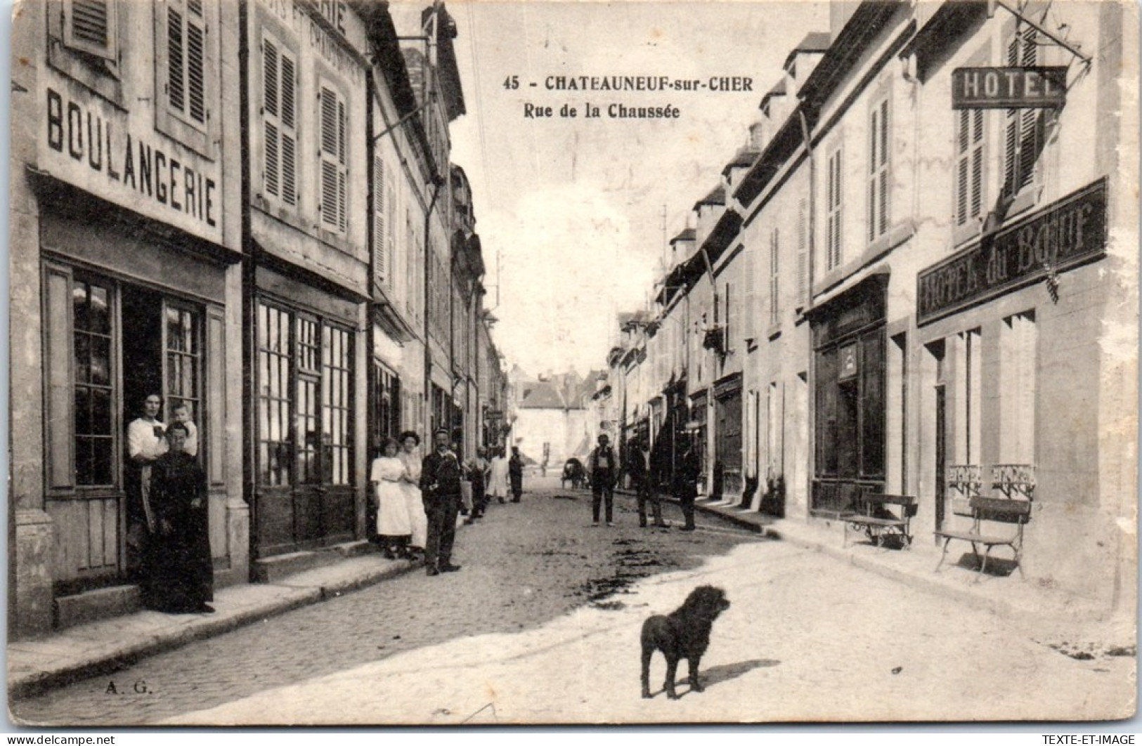 18 CHATEAUNEUF SUR CHER - La Rue De La Chaussee. - Chateauneuf Sur Cher