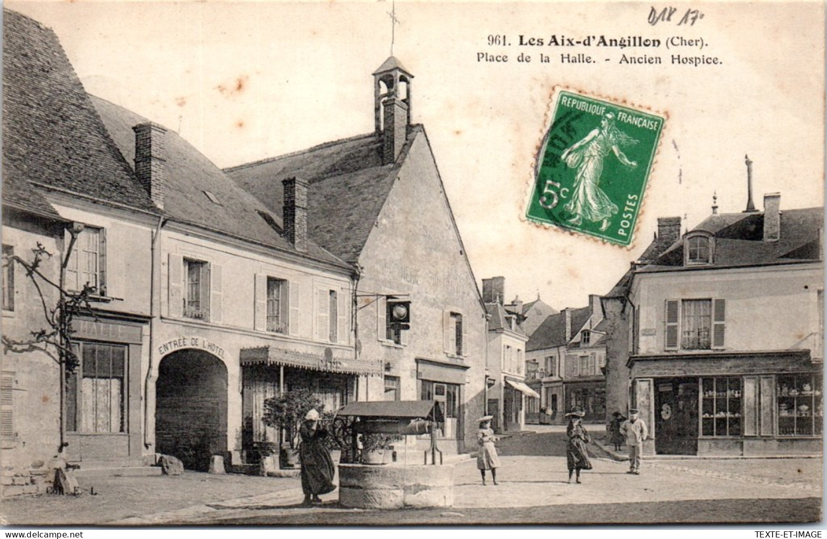 18 LES AIX D'ANGILLON - Place De La Halle, Ancien Hospice. - Les Aix-d'Angillon