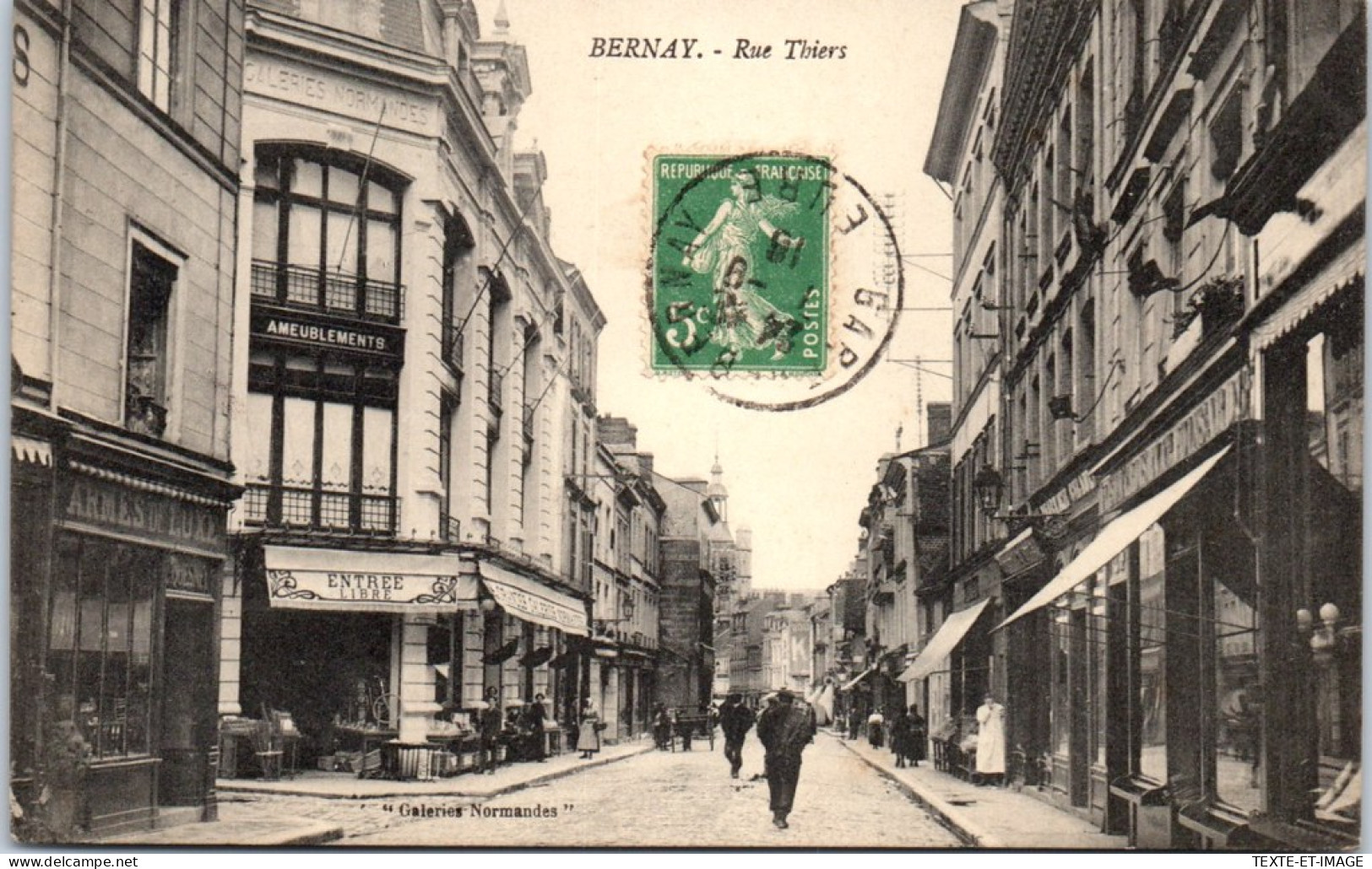 27 BERNAY - La Rue Thiers. - Bernay