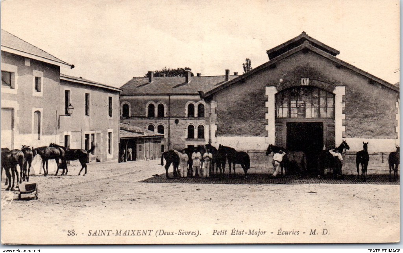 79 SAINT MAIXENT - Petit Etat Major, Ecuries - Saint Maixent L'Ecole