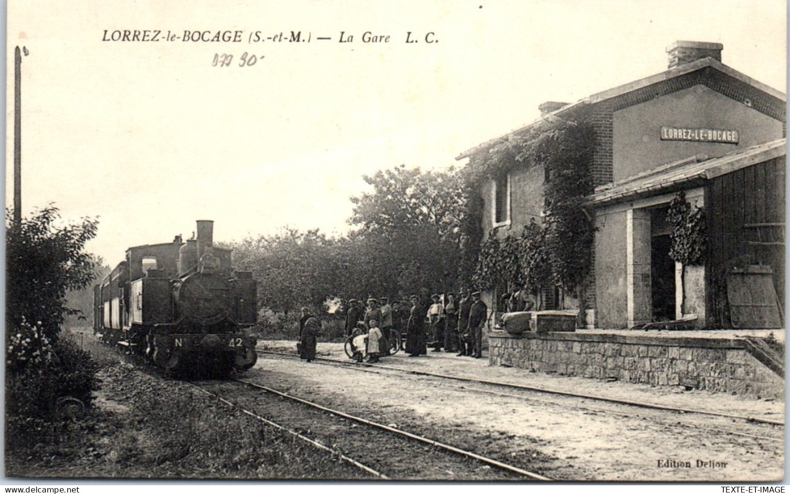 77 LORREZ LE BOCAGE - Vue De La Gare (train) - Lorrez Le Bocage Preaux