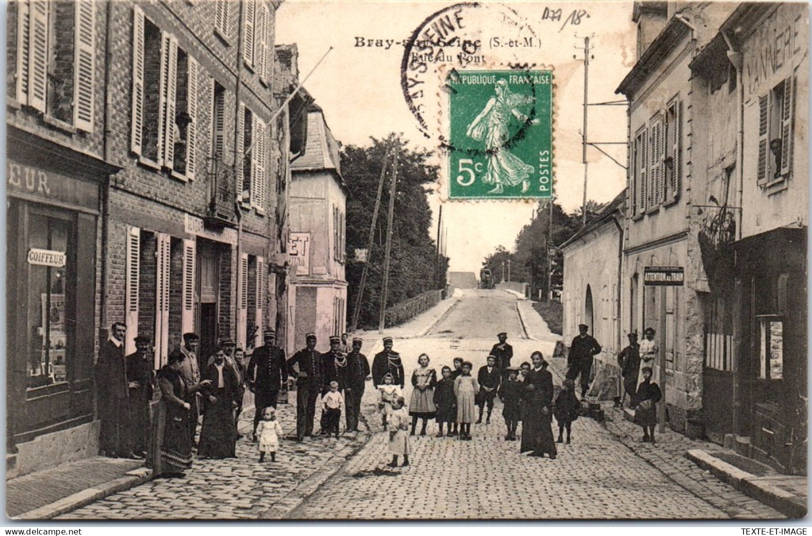 77 BRAY SUR SEINE - La Rue Du Pont  - Bray Sur Seine