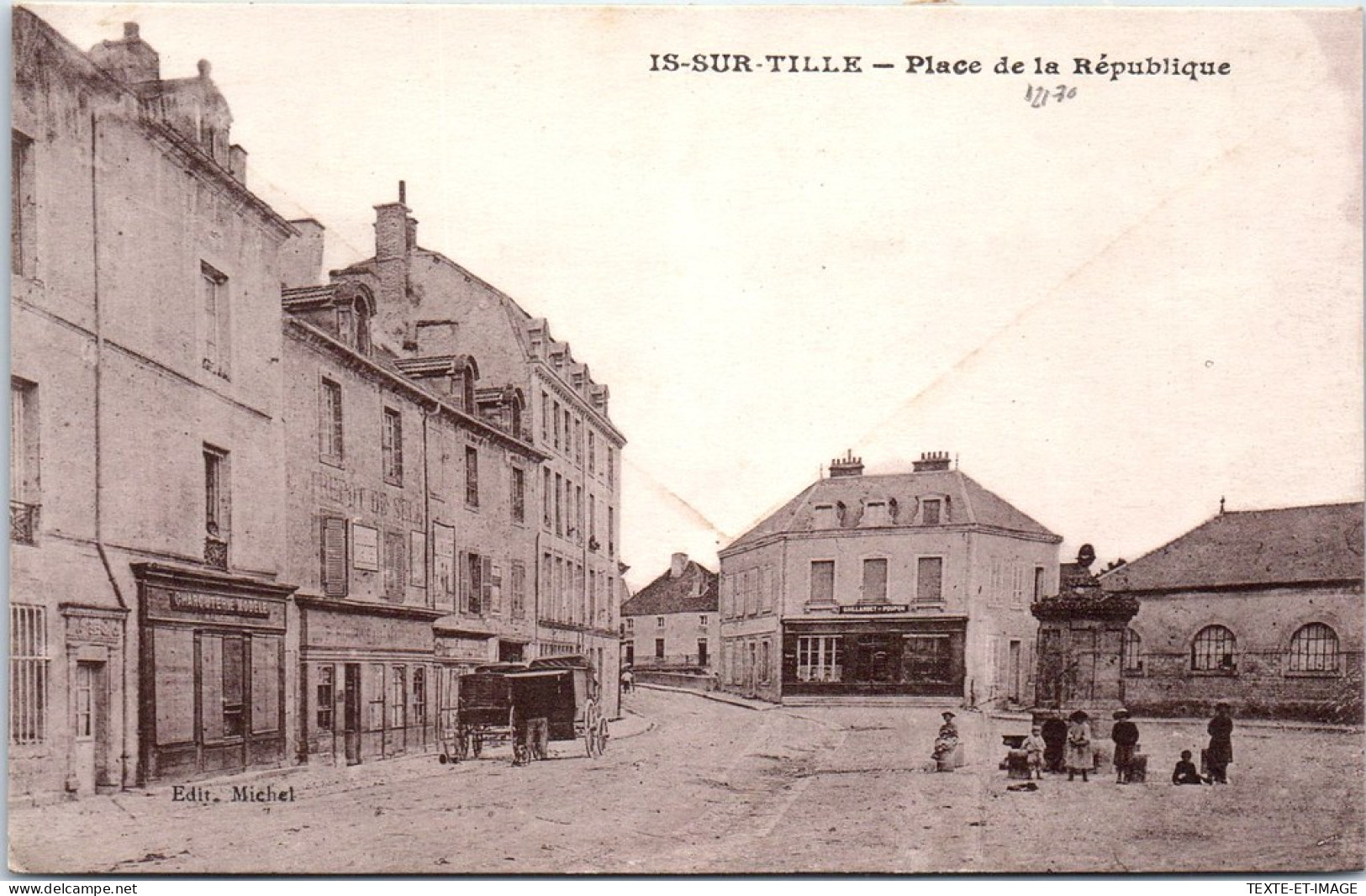 21 IS SUR TILLE - La Place De La Republique  - Is Sur Tille