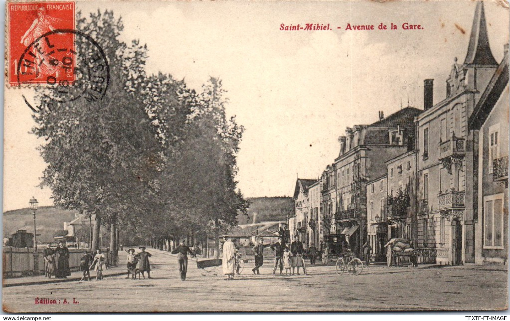 55 SAINT MIHIEL - L'avenue De La Gare. - Saint Mihiel