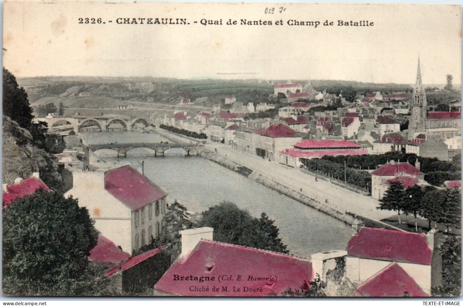 29 CHATEAULIN - Quai De Nantes Et Champ De Bataille. - Châteaulin