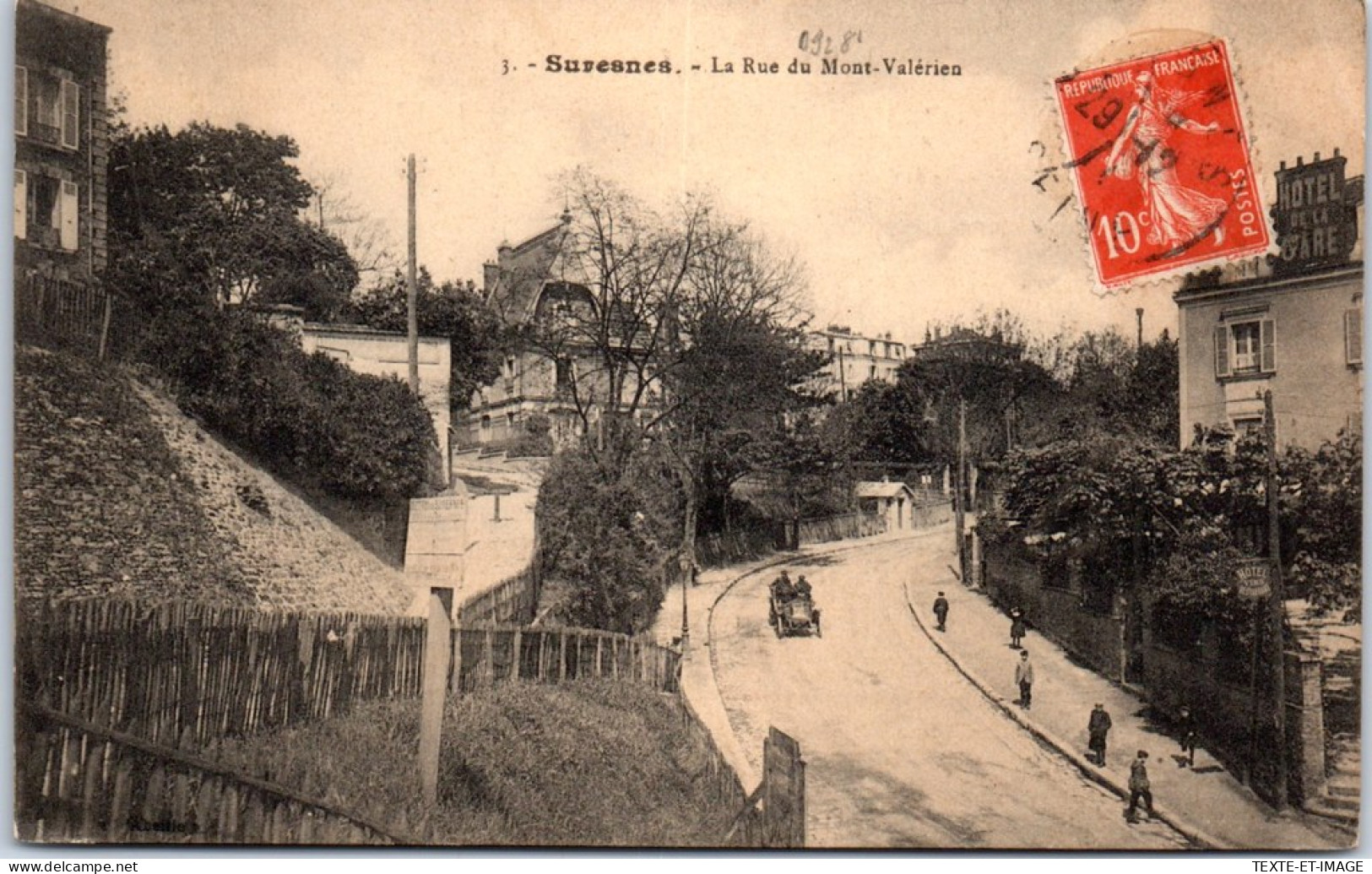 92 SURESNES - La Rue Du Mont Valerien  - Suresnes