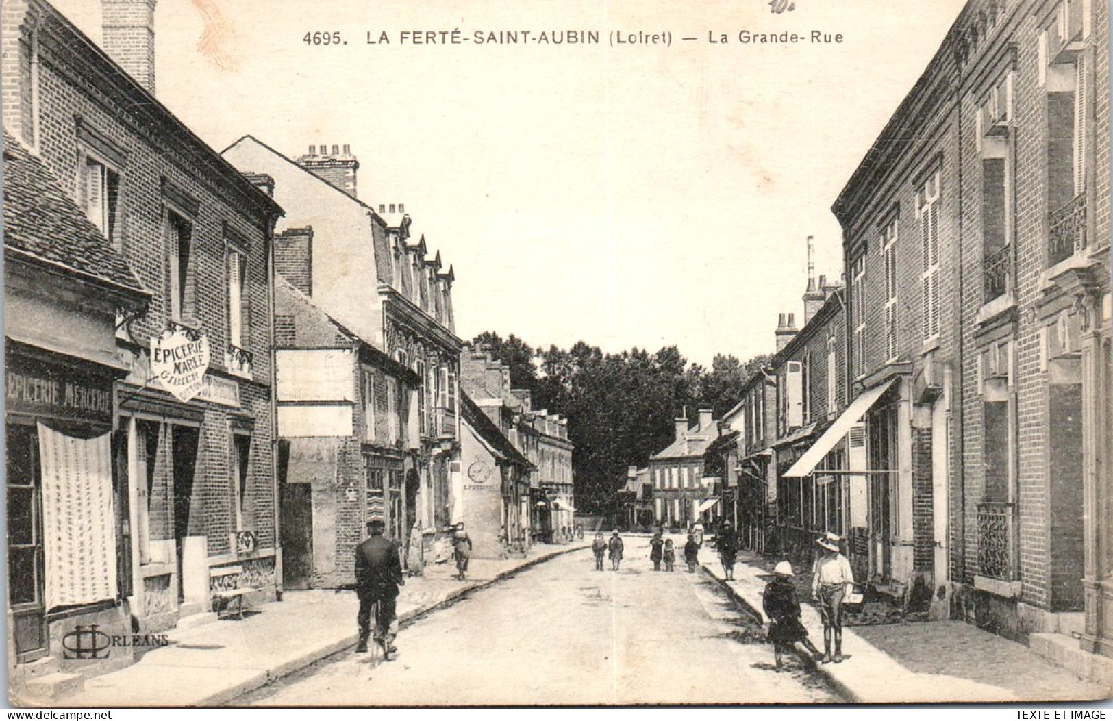 45 LA FERTE SAINT AUBIN - Vue Partielle De La Grande Rue  - La Ferte Saint Aubin
