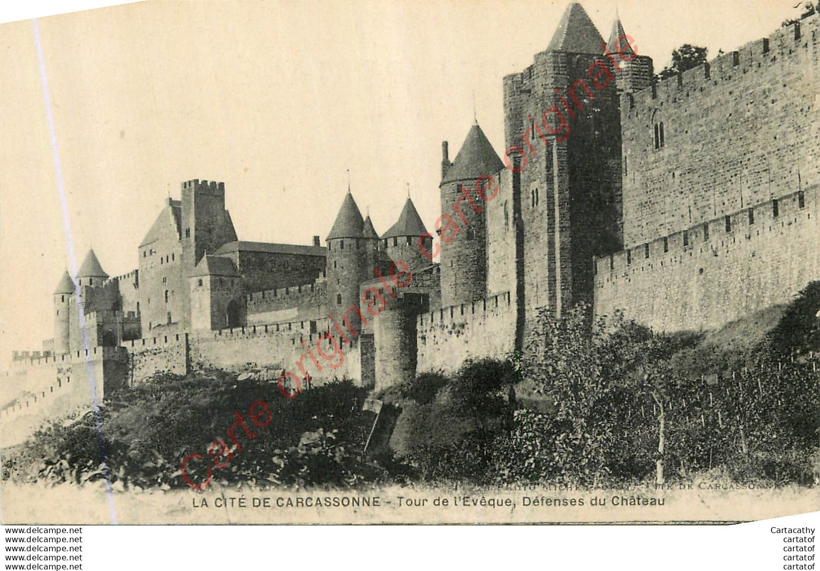 11.  CARCASSONNE .  Tour De L'Evêque . Défenses Du Château . - Carcassonne