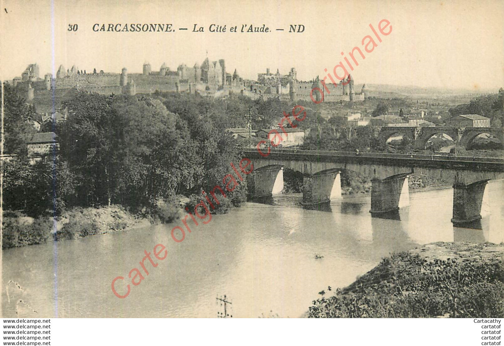 11.  CARCASSONNE .  La Cité Et L'Aude . - Carcassonne