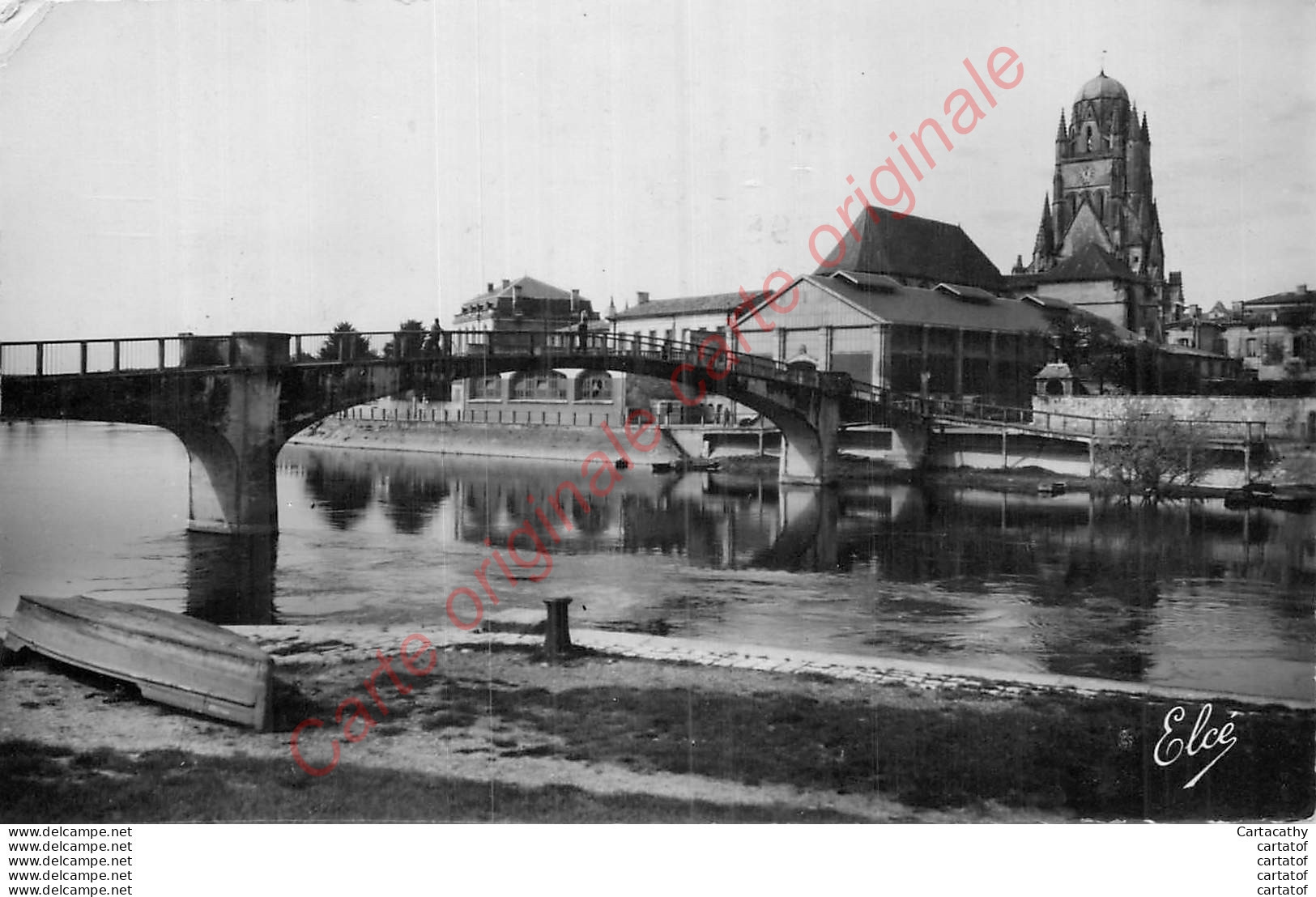 17.  SAINTES .  Le Pont Sur La Charente Et La Cathédrale . - Saintes