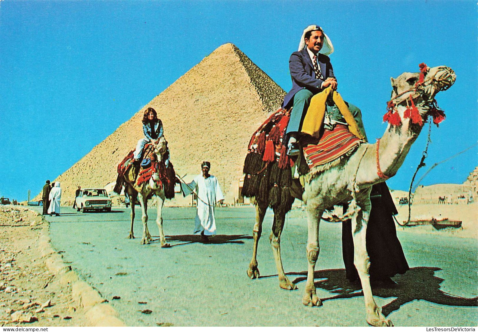 EGYPTE - Giza - The Biggest Pyramid At Giza - Dromadaires - Route - Voiture- Animé - Carte Postale - Gizeh