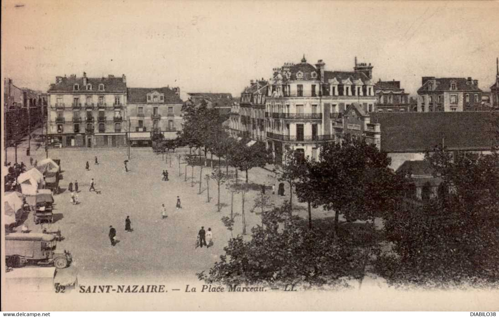 SAINT-NAZAIRE   ( LOIRE ATLANTIQUE )  LOT DE 2 CARTES . NOUVELLE ENTREE. PERSPECTIVE DES ECLUSES . . . LA PLACE MARCEAU - Saint Nazaire