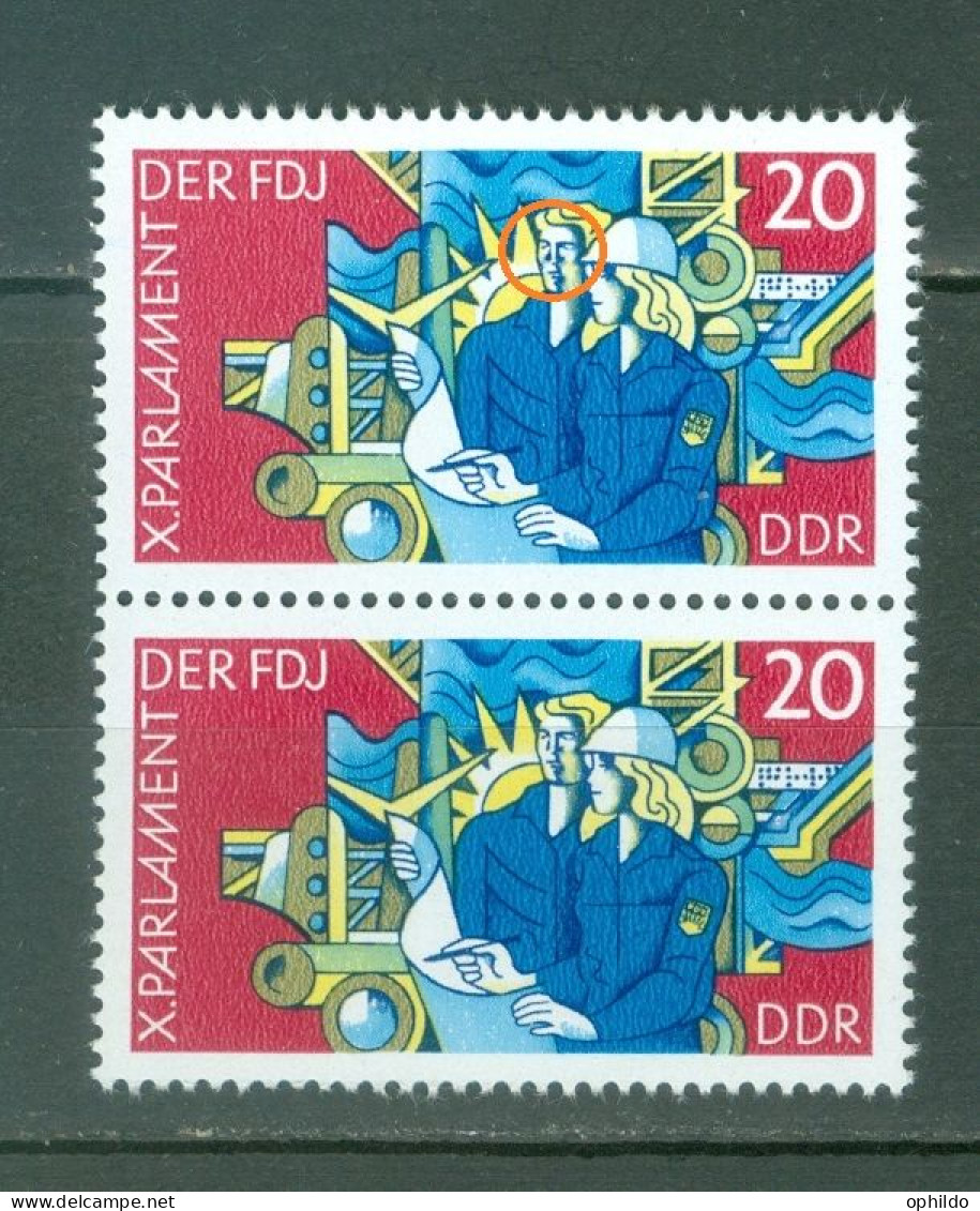 DDR  Michel   2134 F13 + Normal   * *  TB  Tache Bleue Au Nez   - Variétés Et Curiosités