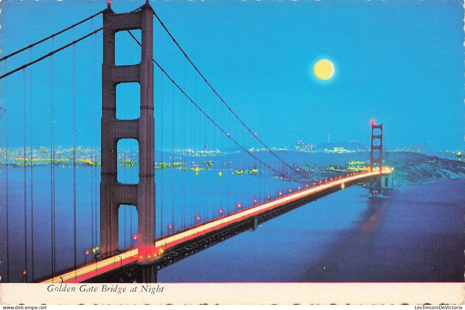 ETATS-UNIS - Golden Gate Bridge At Night - A Time Exposure Photograph Captures The Awesome Beauty - Carte Postale - San Francisco